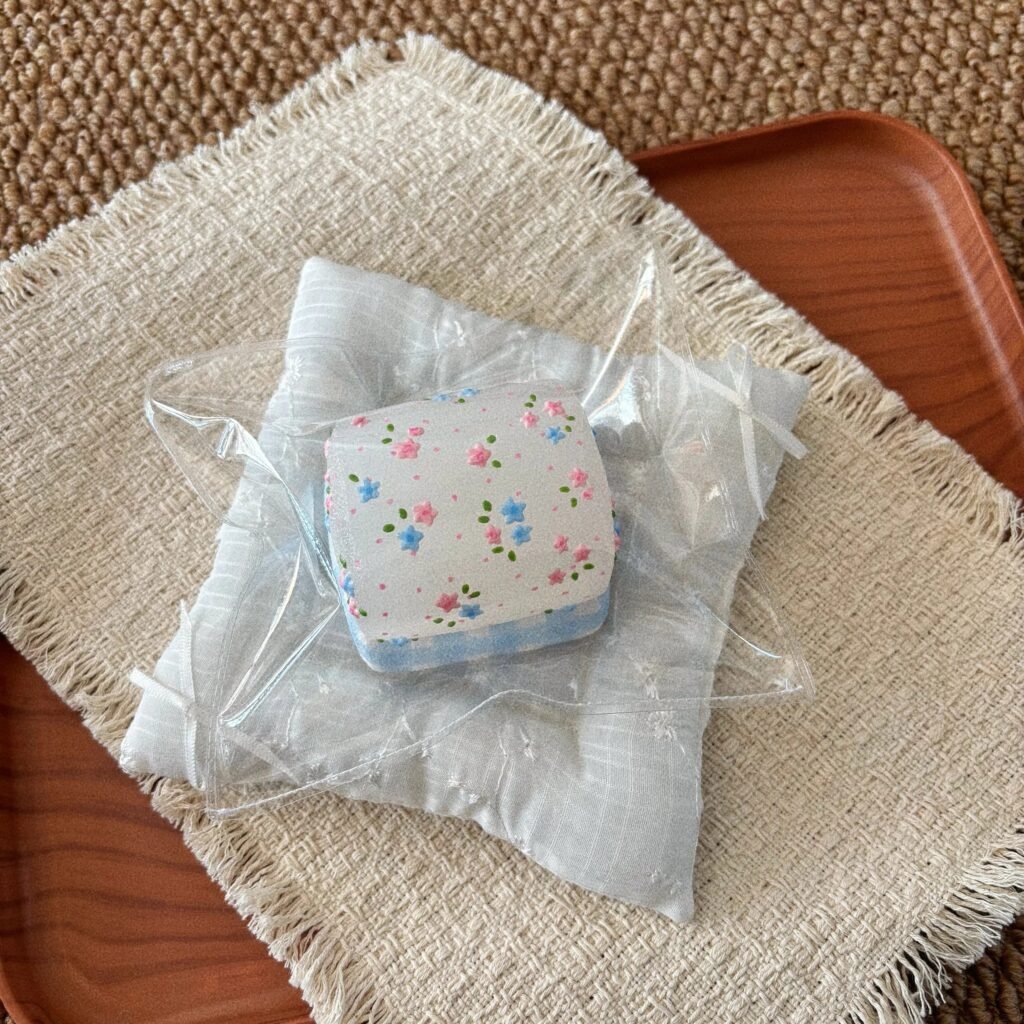 535002 Staglyn Floral Marshmallow - Ice Blue (Soft Cheese Texture Series) / 鹿九staglyn 碎花棉花糖·冰蓝（软奶酪触感系列）