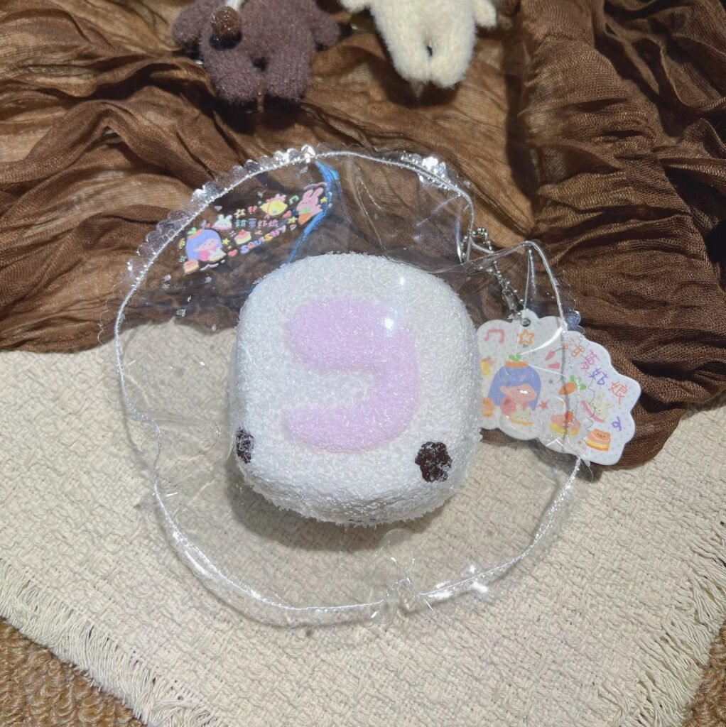 518002 Tianluo Girl Pink Flocked Swiss Roll (Milk Clay Texture Series) / 甜萝姑娘捏捏 粉色裹绒瑞士卷（牛奶泥触感系列）