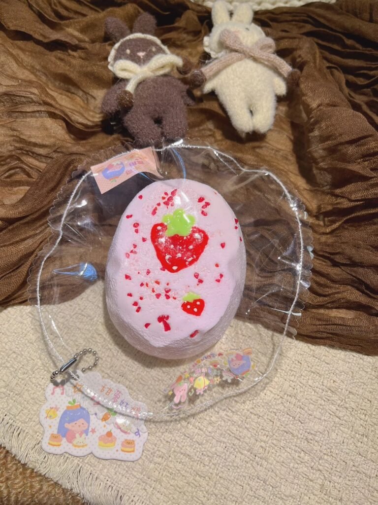 518005 Tianluo Girl Strawberry Velvet Senbei (Milk Clay Texture Series) / 甜萝姑娘捏捏 草莓丝绒仙贝（牛奶泥触感系列）