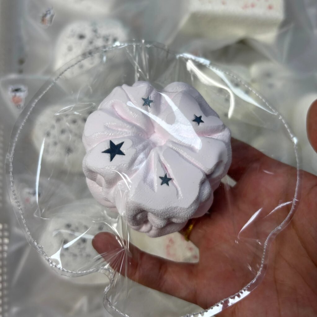 556012 Toast Cat One-Off No.13 - Scrunchie - 130g (Dry Glutinous Texture Series) / 吐司猫 孤品13号大肠发圈 130g(干糯触感系列)