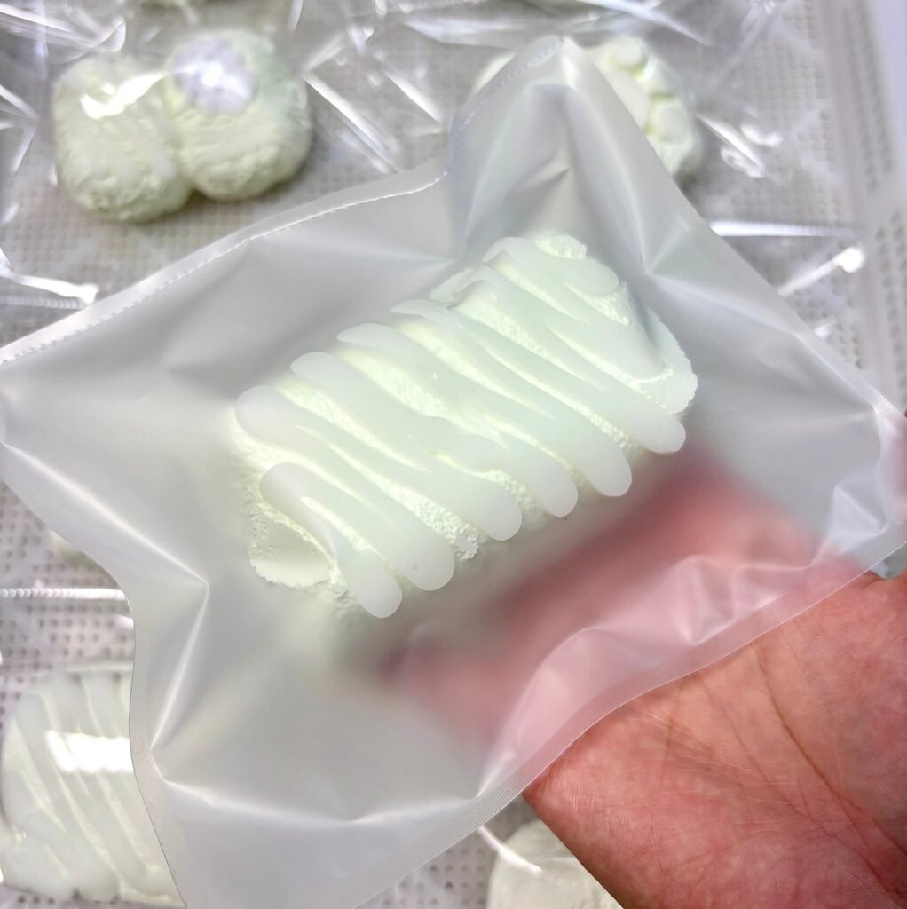 556019 Toast Cat Green Fuzzy Toast - Cosmetic Defect (Yogurt Clay Texture Series) / 吐司猫 绿色款绒绒吐司(默认瑕疵)(酸奶泥触感系列)