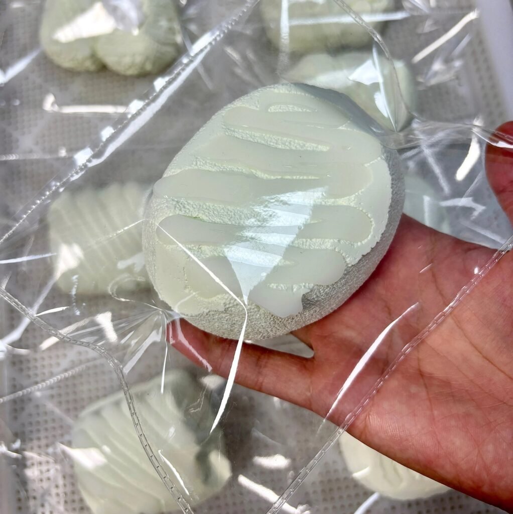 556022 Toast Cat Green Fuzzy Senbei - Cosmetic Defect (Yogurt Clay Texture Series) / 吐司猫 绿色款绒绒仙贝(默认瑕疵)(酸奶泥触感系列)