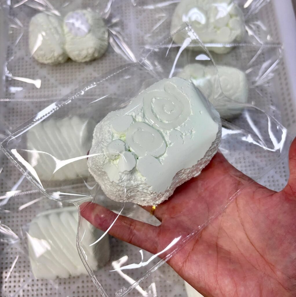 556024 Toast Cat Green Cat Paw Bar - Cosmetic Defect (Yogurt Clay Texture Series) / 吐司猫 绿色款猫爪棒(默认瑕疵)(酸奶泥触感系列)