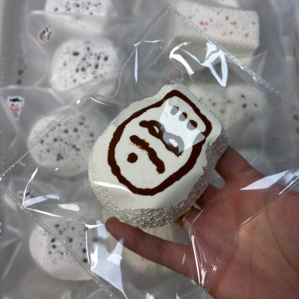 556026 Toast Cat Taiyaki - Cosmetic Defect (Glutinous Cream Texture Series) / 吐司猫 鲷鱼烧200g(默认瑕疵)(糯奶油触感系列)