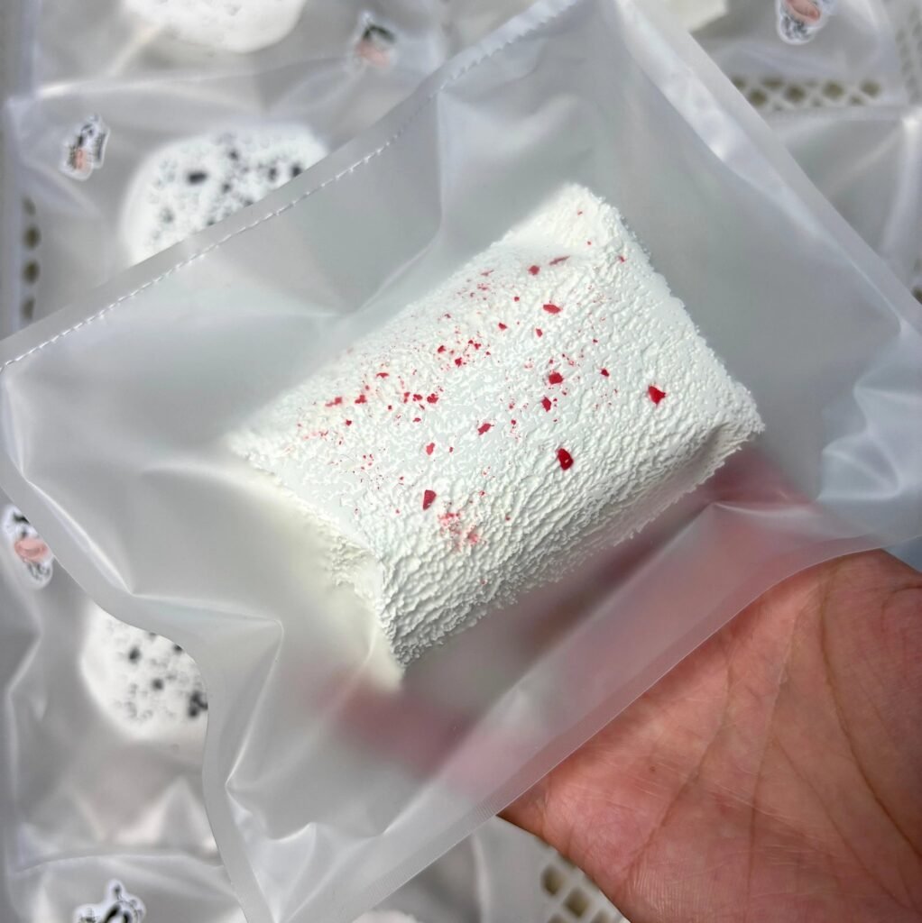 556028 Toast Cat Red Velvet Marshmallow - Cosmetic Defect (Low Resistance Glutinous Cream Texture Series) / 吐司猫 红丝绒棉花糖(默认瑕疵)(糯奶油降阻版触感系列)