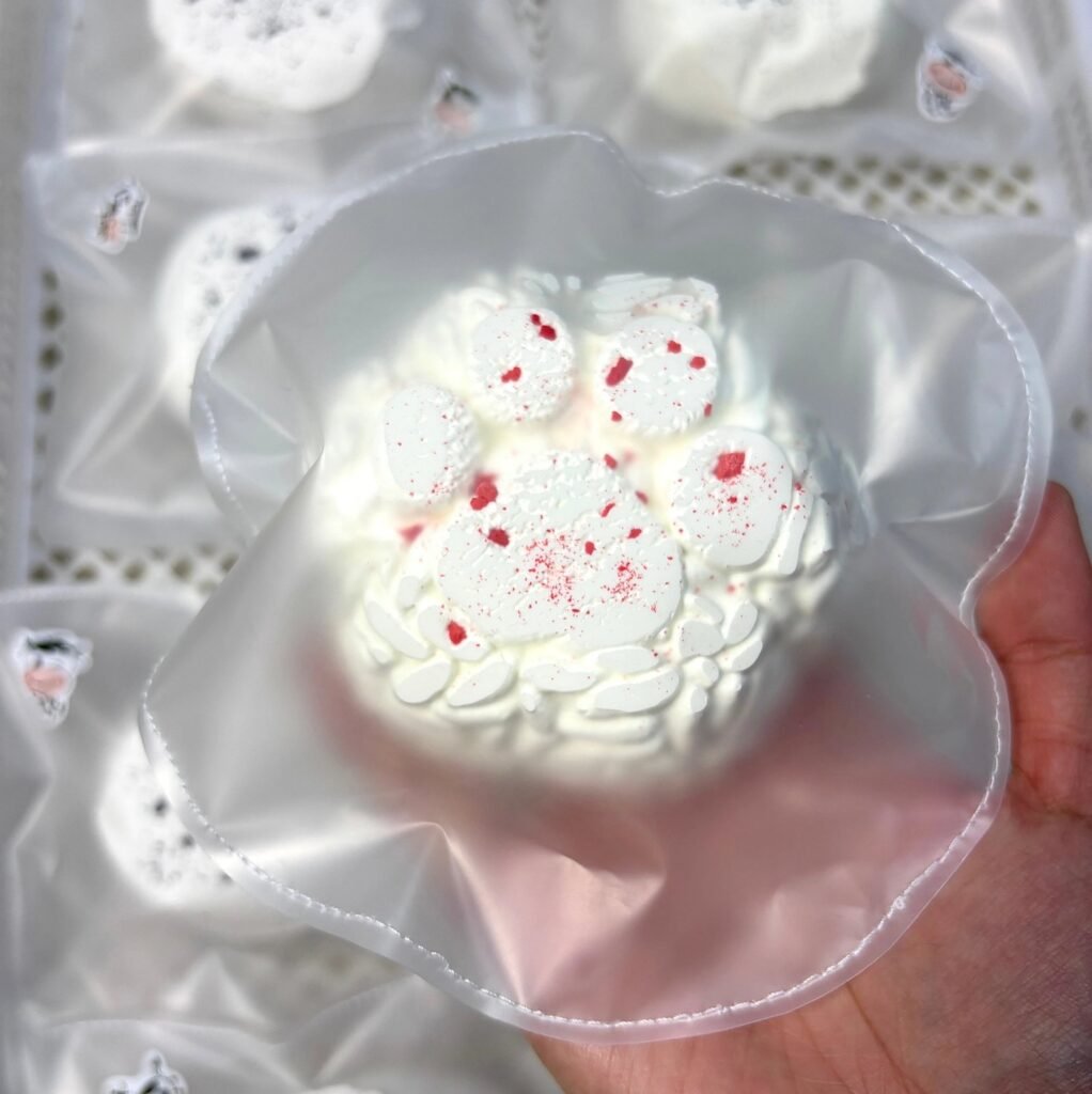 556029 Toast Cat Red Velvet Rice Ball Cat Paw - Cosmetic Defect (Low Resistance Glutinous Cream Texture Series) / 吐司猫 红丝绒饭团猫爪(默认瑕疵)(糯奶油降阻版触感系列)