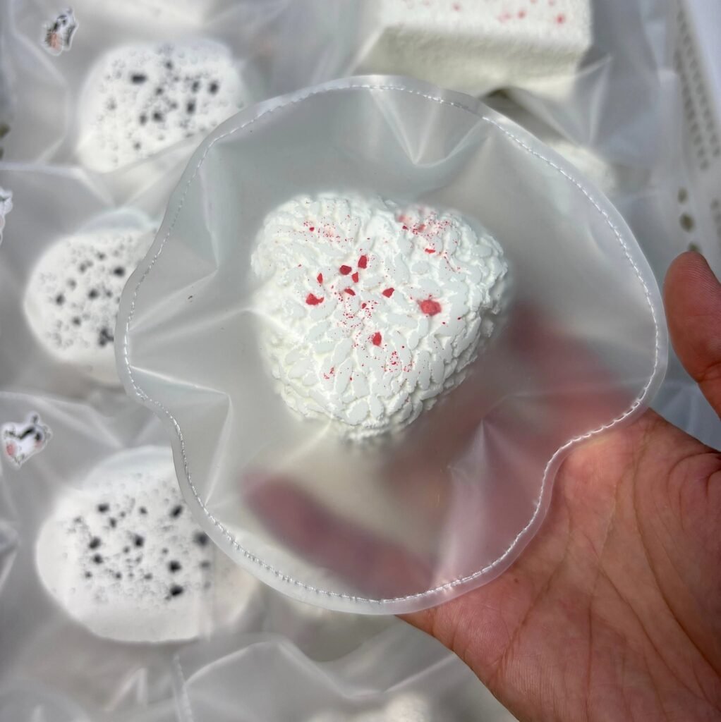 556033 Toast Cat Red Velvet Mini Rice Ball - Cosmetic Defect (Low Resistance Glutinous Cream Texture Series) / 吐司猫 红丝绒小饭团(默认瑕疵)(糯奶油降阻版触感系列)