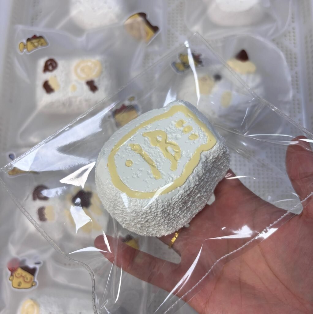 556041 Toast Cat Butter Pudding Taiyaki Milk Cake - Cosmetic Defect (Glutinous Cream Texture Series) / 吐司猫 黄油布丁鲷鱼烧奶糕(默认瑕疵)(糯奶油触感系列)