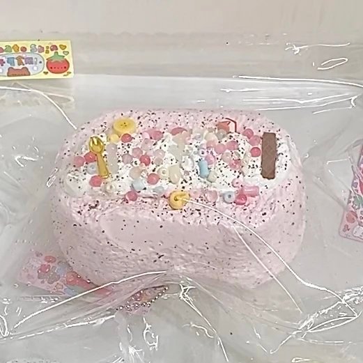 525004 Tomato Pipi Strawberry Cream Large Senbei (Oven-Baked Sticky Clay Texture Series) / 番茄皮皮 草莓奶油大仙贝(烤箱版黏糊泥触感系列)