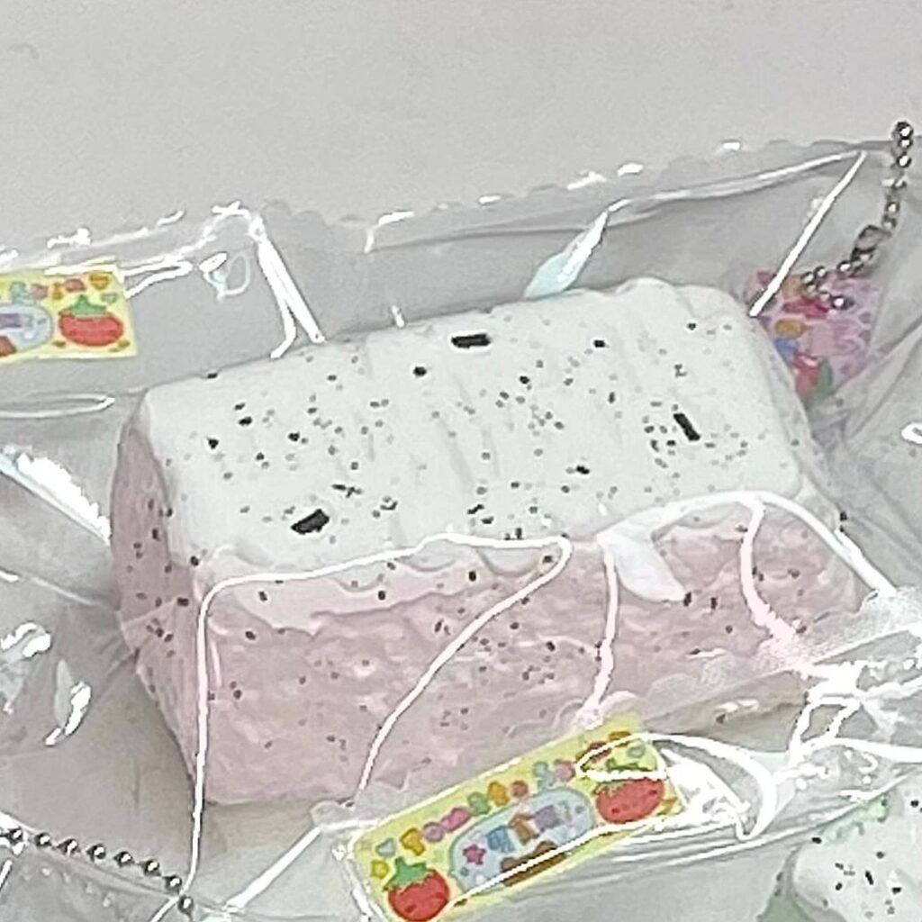 525047 Tomato Pipi Snow-Topped Milk Crisp - Pink (Oven-Baked Sticky Clay Texture Series) / 番茄皮皮 雪顶奶皮酥·粉色（烤箱版黏糊泥触感系列）