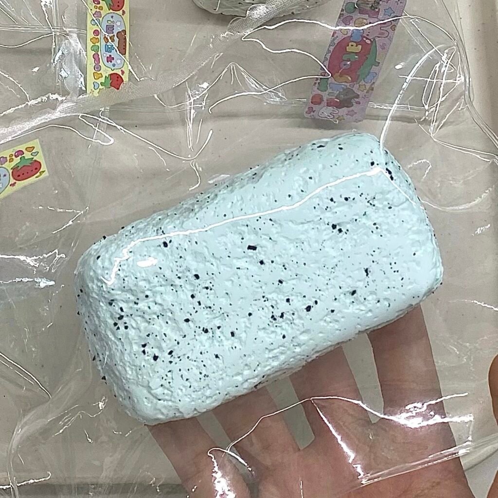 525048 Tomato Pipi Brick - Mint Chocolate (Oven-Baked Sticky Clay Texture Series) / 番茄皮皮 板砖捏捏·薄巧（烤箱版黏糊泥触感系列）