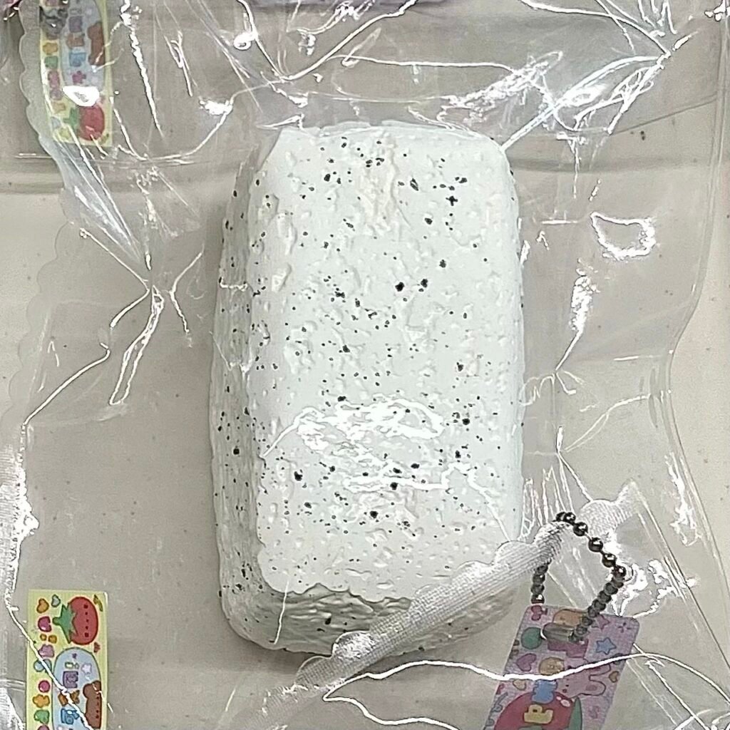 525051 Tomato Pipi Brick - Milk White (Oven-Baked Sticky Clay Texture Series) / 番茄皮皮 板砖捏捏·奶白（烤箱版黏糊泥触感系列）