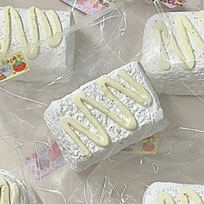 525114 Tomato Pipi Cream Short Toast (Oven-Baked Sticky Clay Texture Series) / 番茄皮皮 奶油短吐司（烤箱版黏糊泥触感系列）