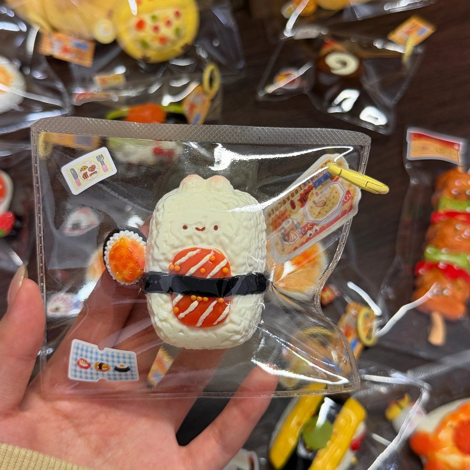 141099 Toovo Cute Mini Bunny Salmon / Toovo cute 捏捏 迷你兔兔三文鱼