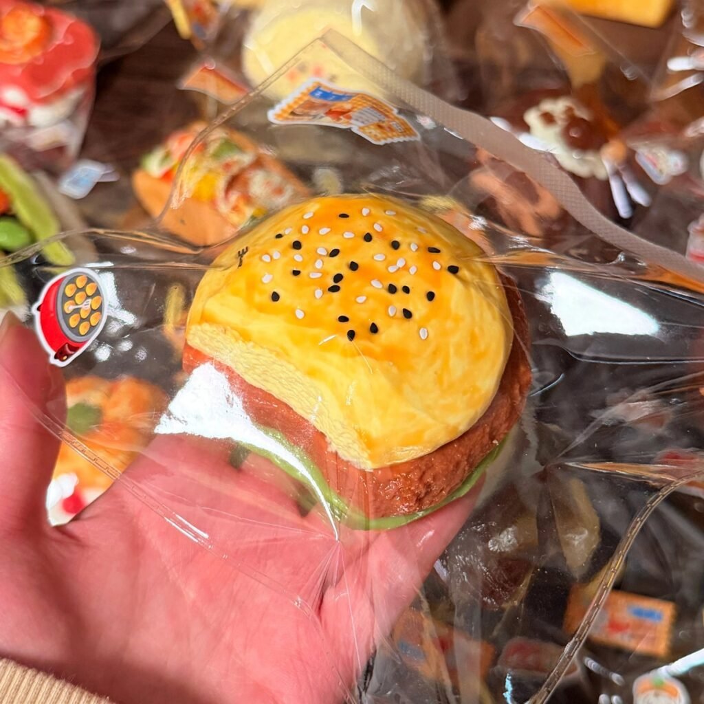 141118 Toovo Cute Bitten Burger (Whipped Cream Clay Texture Series) / Toovo cute 捏捏 咬一口汉堡堡（绵奶油触感系列）