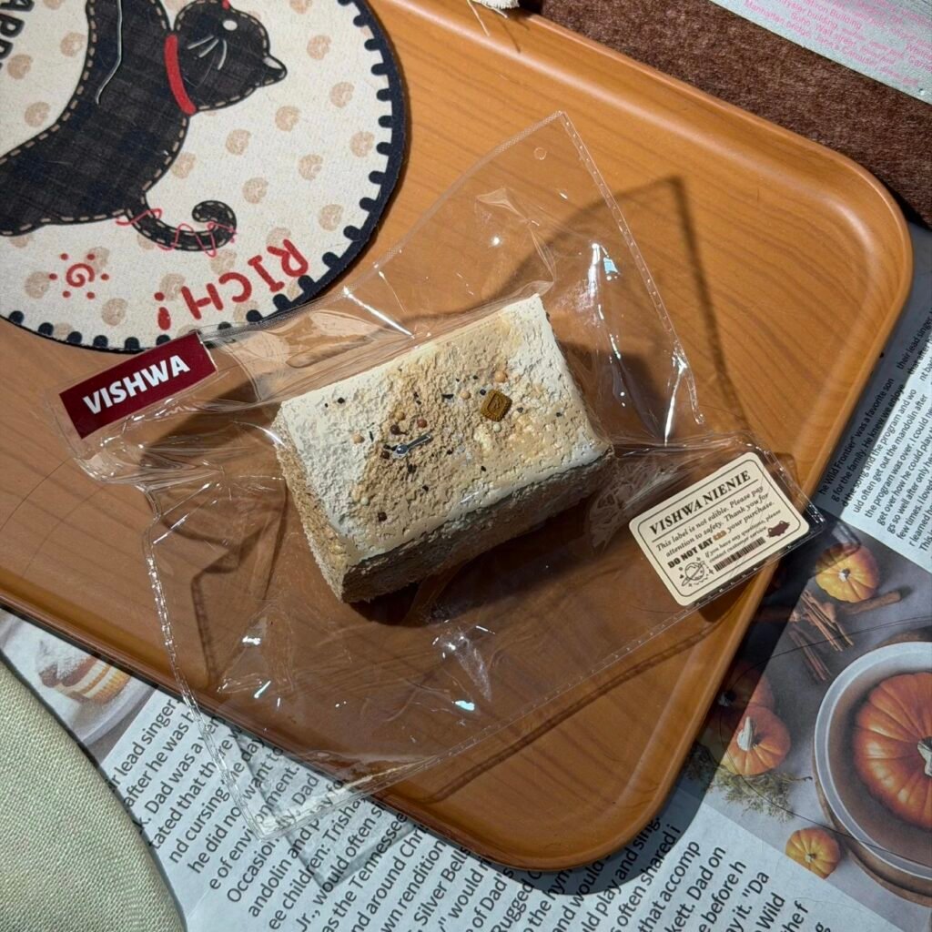 519005 VISHWA Oat Cocoa Short Toast (Mochi Clay Texture Series) / VISHWA无限宇宙捏捏 燕麦可可短吐司（糍粑泥触感系列）