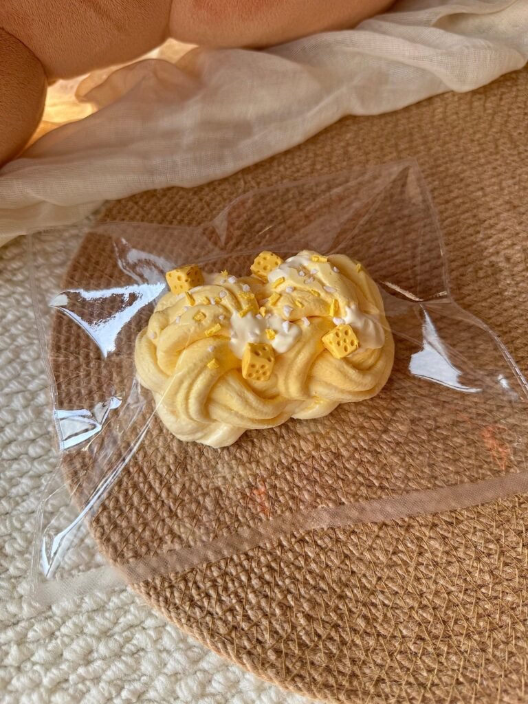 86026 Vanilla Bapu Cheese Flower Roll (Rich Chewy Clay Texture Series) / 香草吧噗 奶酪花卷(醇糯泥触感系列)