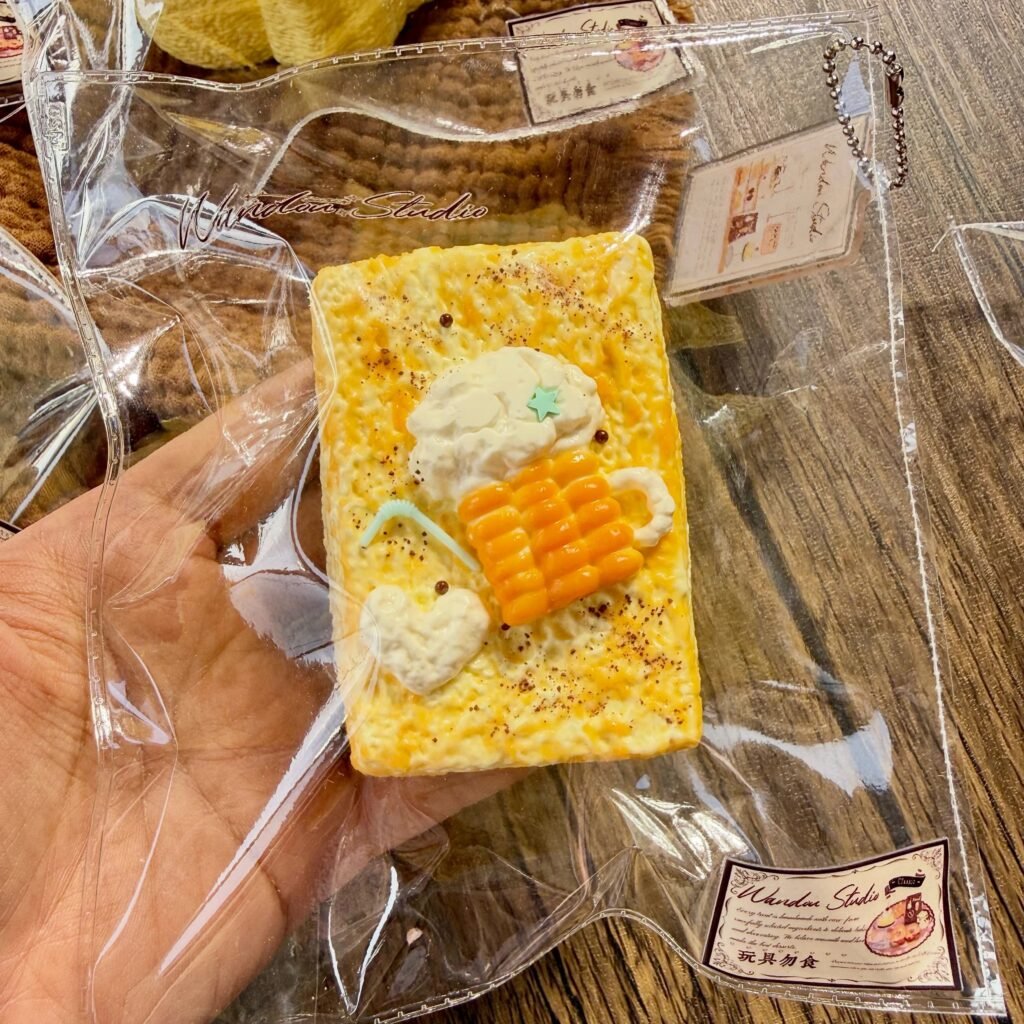 201039 Wandou Corn Cheese Toast (Dry Cream Texture Series) / wandou捏捏 玉米奶酪吐司（干奶油触感系列）