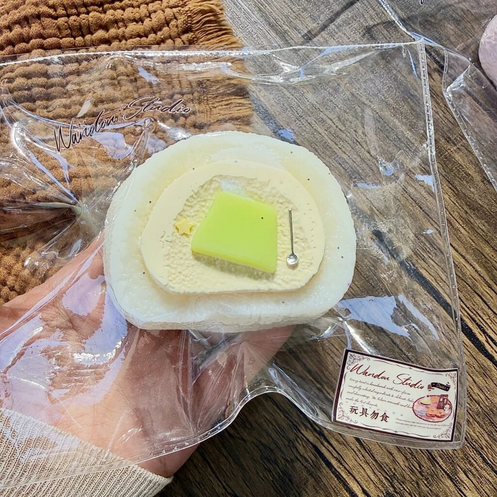 201045 Wandou Snow Skin Melon Swiss Roll (Dry Cream Texture Series) / wandou捏捏 冰皮蜜瓜瑞士卷(干奶油触感系列)
