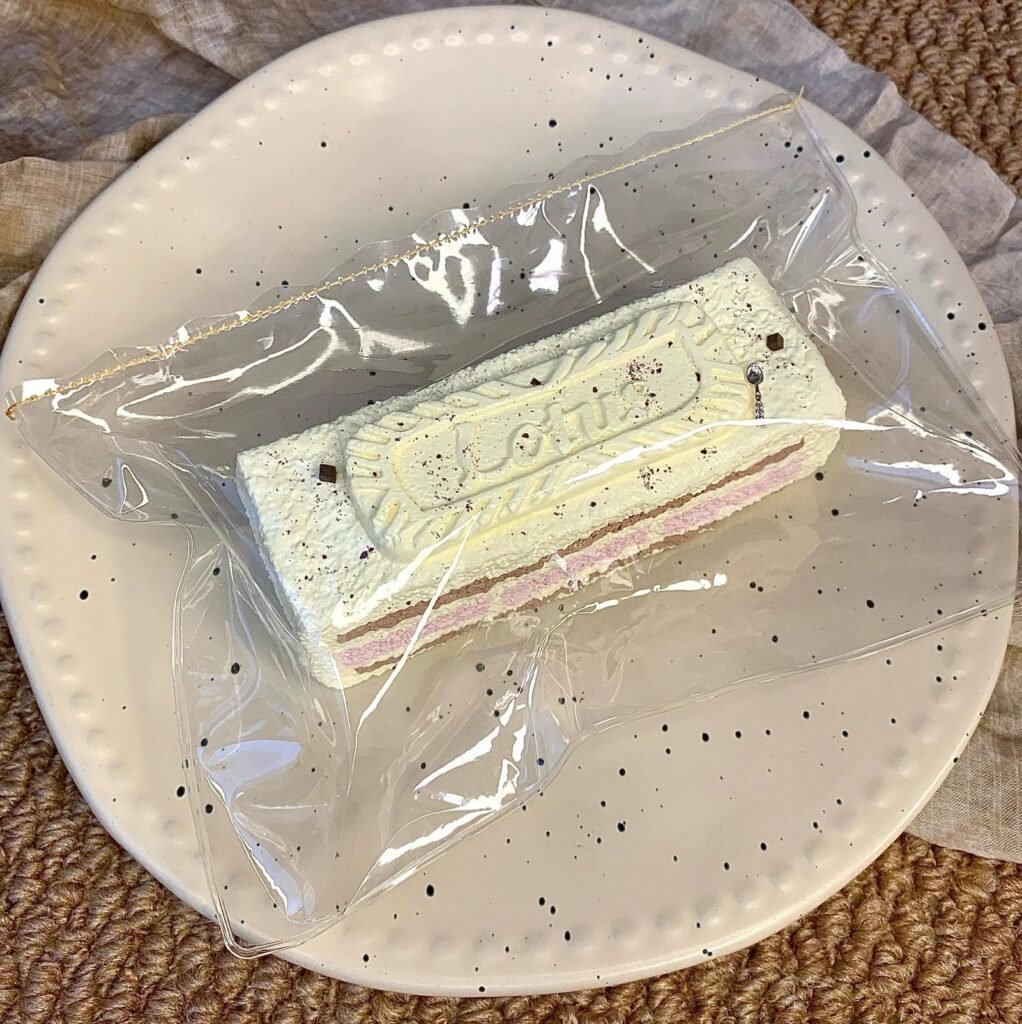 115006 Wobulijie Squishy Chocolate Berry Sandwich Cookie / 我不梨解捏捏 巧莓夹心饼干