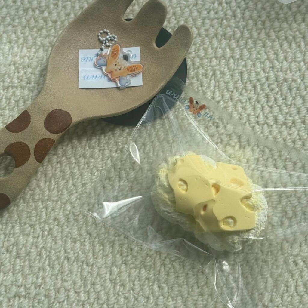 383011 W Nienie Cheese Roll (Thick Yogurt Texture Series) / 达不溜捏 芝士卷卷（厚酸奶触感系列）