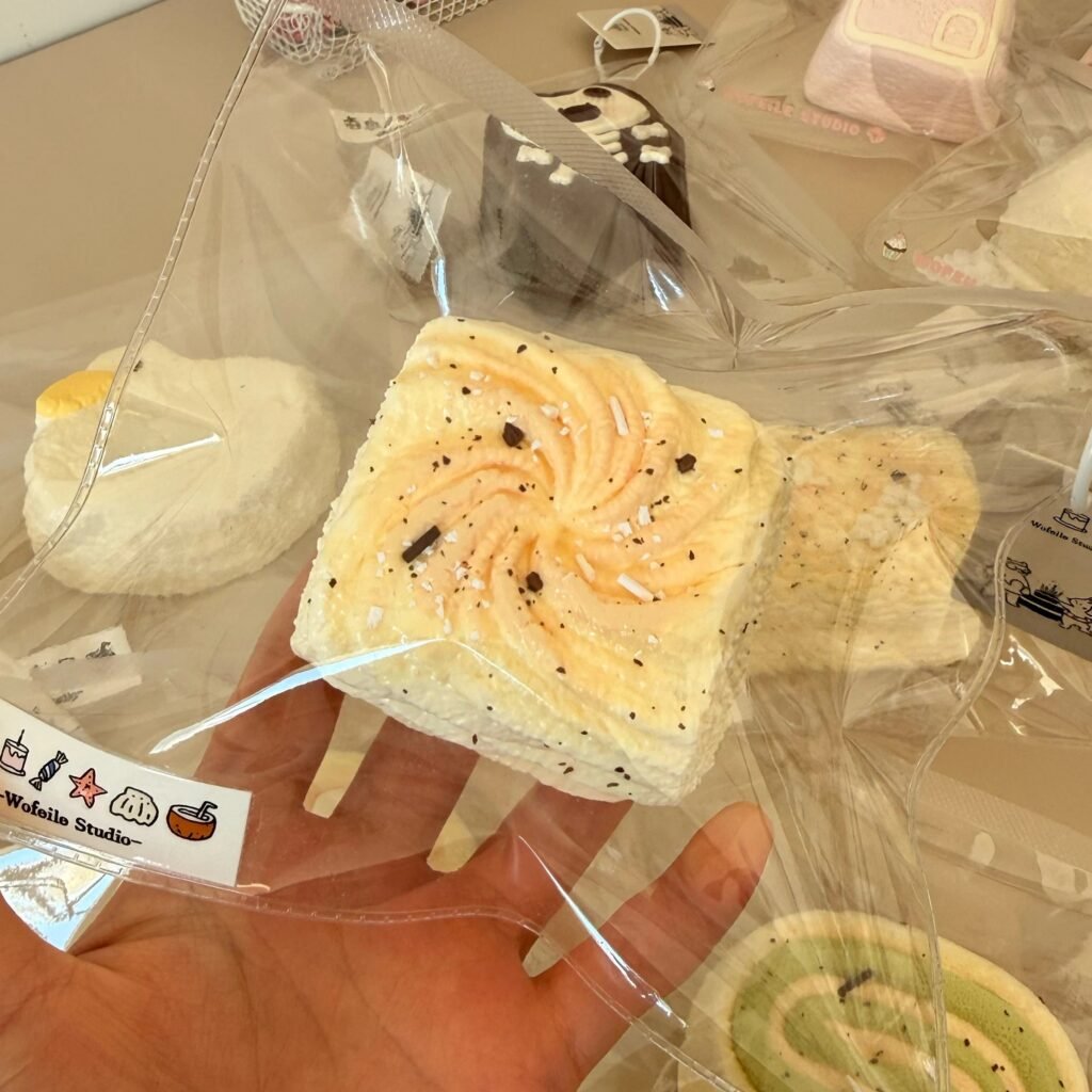 109020 wofeile studio Egg White Cream Roll (Soft Dry Clay Texture Series) / wofeile studio 蛋白奶油卷（软干巴泥触感系列）