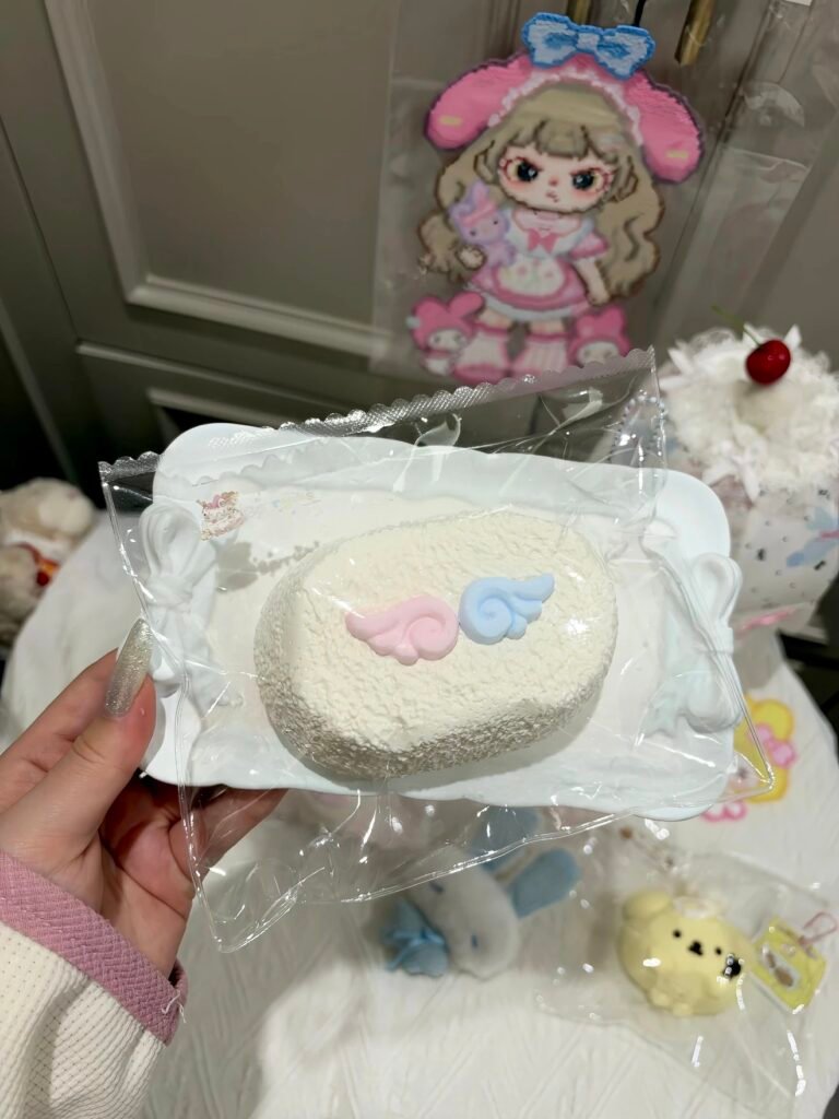 36039 Womei Zhao Le Nie Angel Large Senbei (Glutinous Cream Clay Texture Series) / 我莓招了捏 天使大仙贝（糯奶油触感系列）