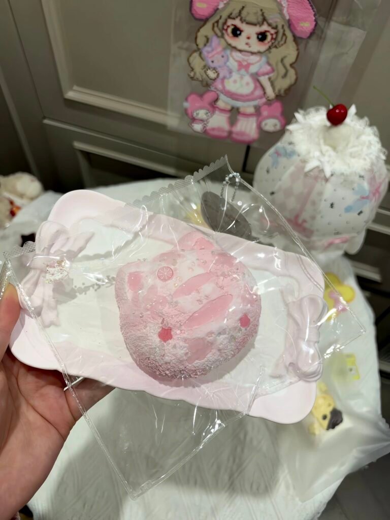 36050 Womei Zhao Le Nie Peach Cat Baguette (Soft Glutinous Rice Clay Texture Series) / 我莓招了捏 蜜桃猫咪法棍（软糯米触感系列）