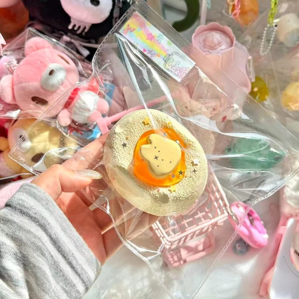 248042 W Qiqi Guaiguai Butter Bunny Senbei (Concrete Texture Series) / w奇奇怪怪 兔兔黄油仙贝（混凝土触感系列）