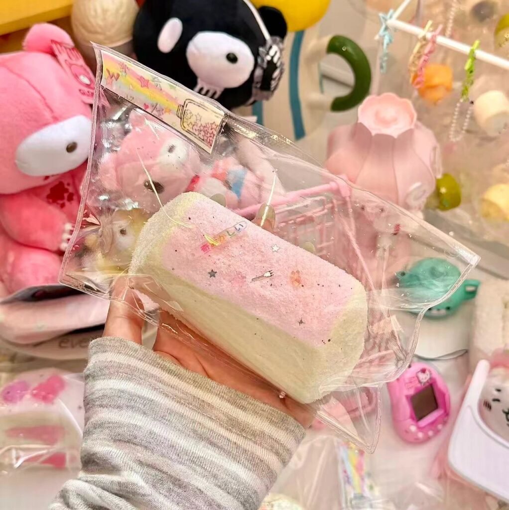 248049 W Qiqi Guaiguai Strawberry Cheese Bar (Lazy Cream Texture Series) / w奇奇怪怪 草莓乳酪条（懒奶油触感系列）
