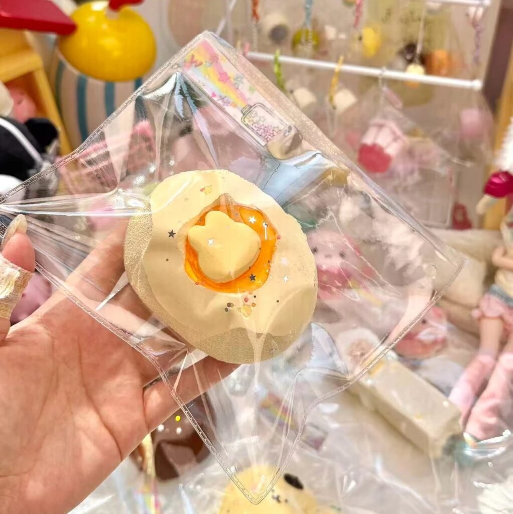 248051 W Qiqi Guaiguai Butter Bunny Senbei (Lazy Cream Texture Series) / w奇奇怪怪 兔兔黄油仙贝（懒奶油触感系列）