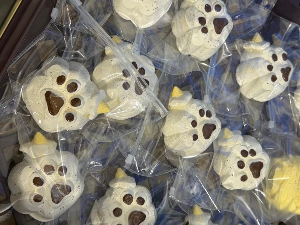158056 Wutiao Bear Nienie Cone Cat Paw (Sticky Clay Texture Series) / 五条熊捏捏 甜筒猫爪(黏糊泥触感系列)