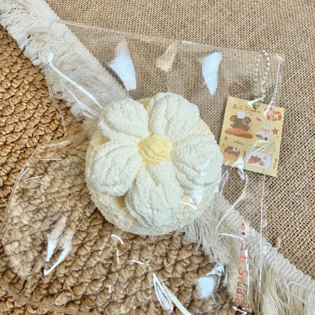 112030 Wuwu Studio Cream Puff Flower Cake (Rich Cream Texture Series) / 五五studio 泡芙花花蛋糕（醇奶油触感系列）