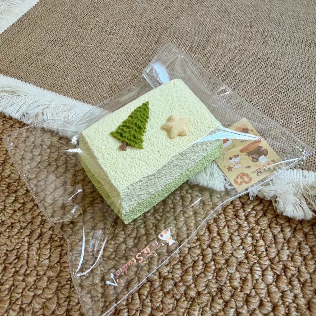 112031 Wuwu Studio Star and Pine Egg Cake (Rich Cream Texture Series) / 五五studio 星松鸡蛋糕（醇奶油触感系列）