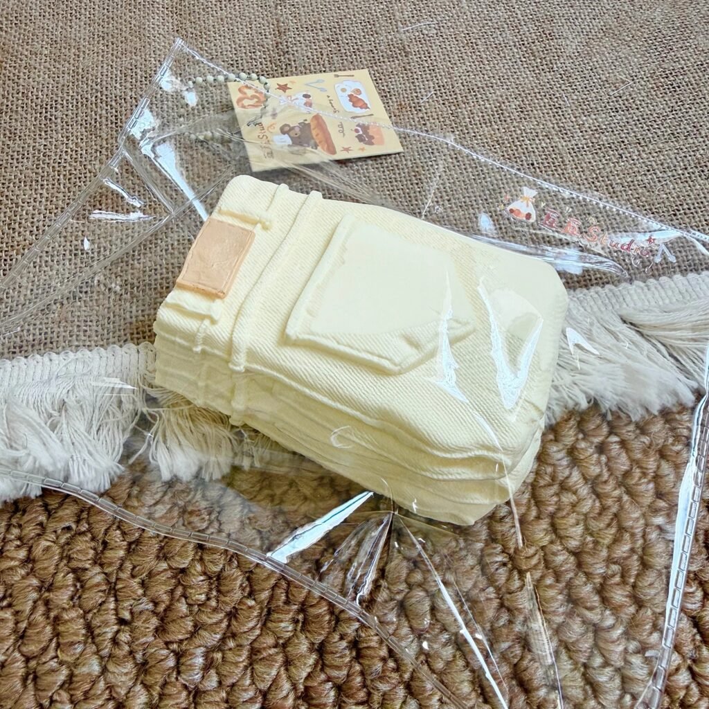 112037 Wuwu Studio White Jeans (Cotton Cream Texture Series) / 五五studio 白色牛仔裤（绵奶油触感系列）