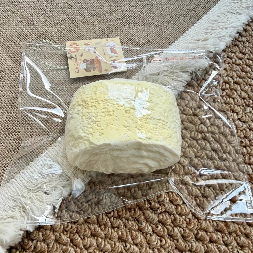 112042 Wuwu Studio Milk Frosting Steamed Bun Roll (Cotton Cream Texture Series) / 五五studio 奶霜馒头卷(绵奶油触感系列)