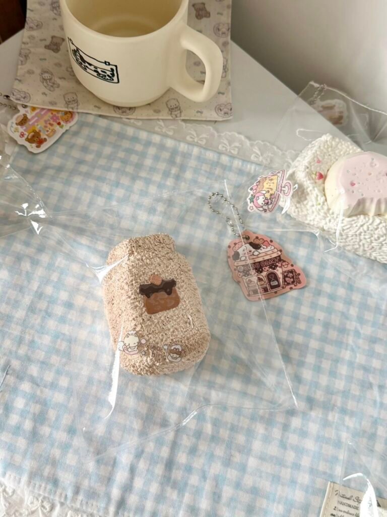 229012 Xiaobing Nie Cocoa Pudding Milk Bottle / 小饼捏 可可布丁牛奶瓶