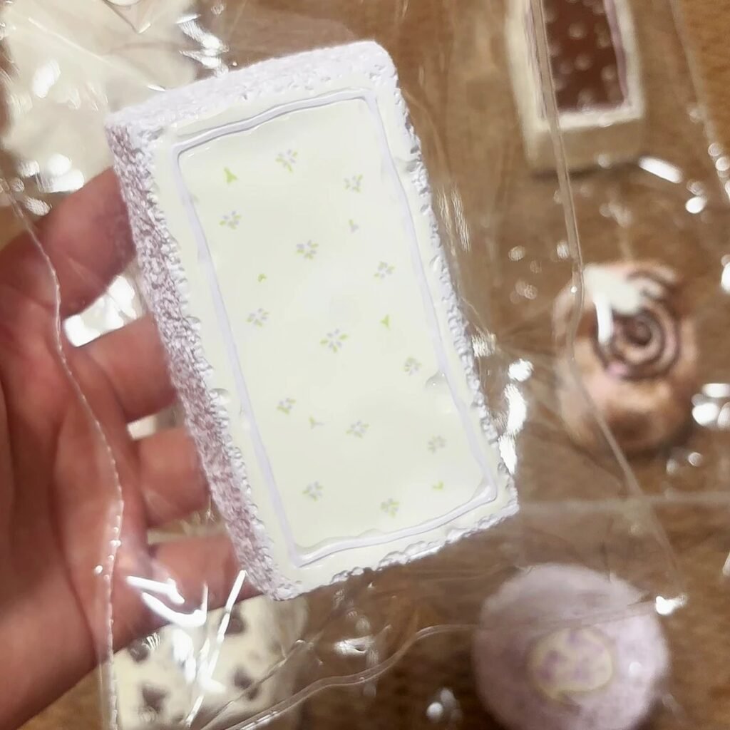 504001 Xiao He Cai Cai Purple Floral Long Toast / 小河菜菜 紫碎花长吐司