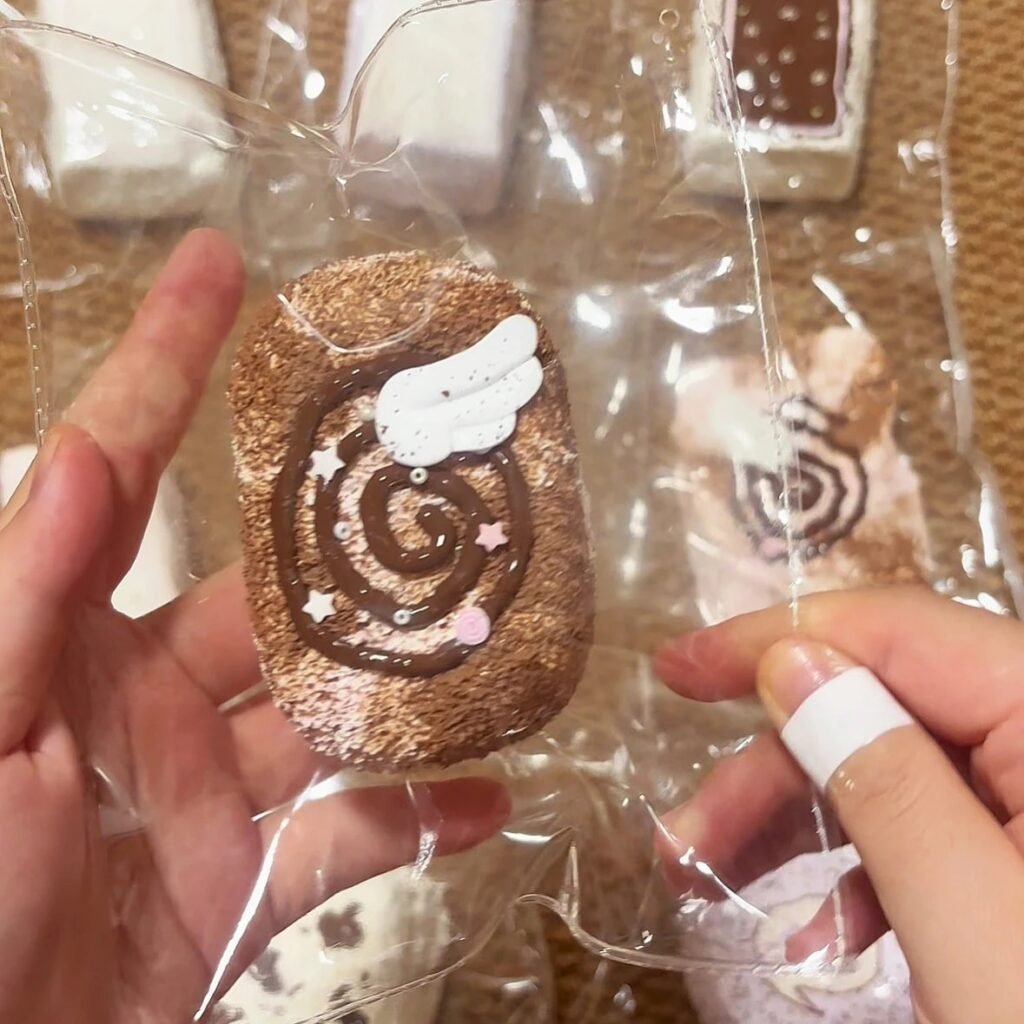 504005 Xiao He Cai Cai Winged Senbei / 小河菜菜 小翅膀仙贝
