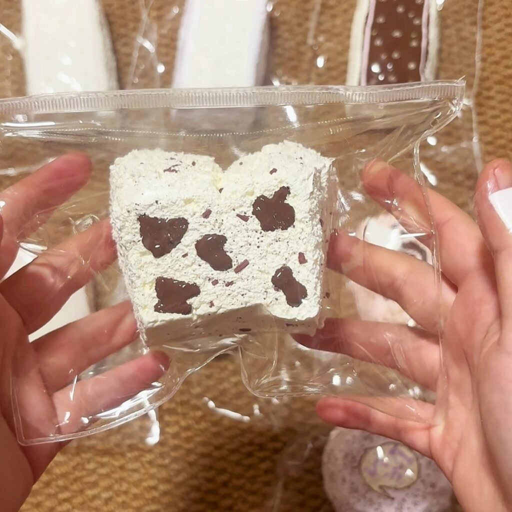 504006 Xiao He Cai Cai Cow Print Triple-Layer QQ Toast / 小河菜菜 奶牛纹三层qq吐司