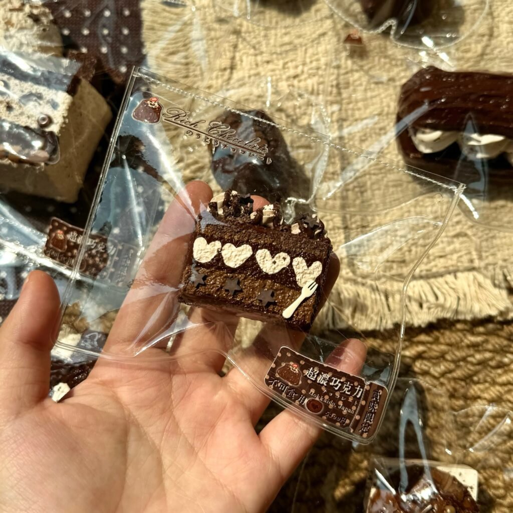 499004 Xiaohong Chocolate Mini Cake (Cream Cheese Clay Texture Series) / 小虹的捏捏小店 巧克力小蛋糕（干酪泥触感系列）