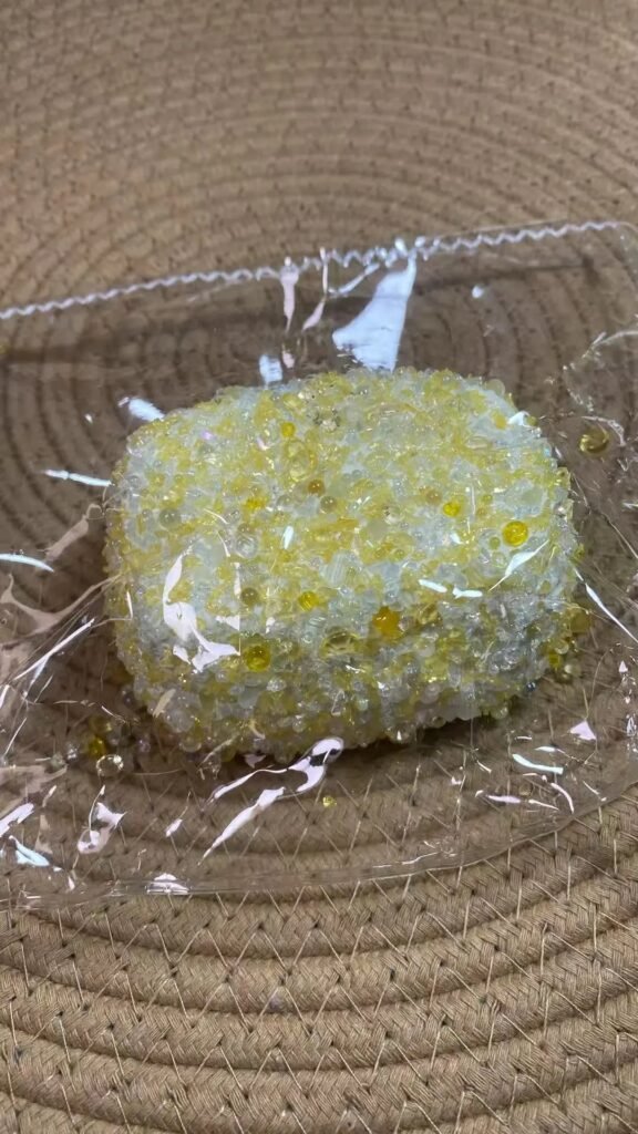 476001 Xiaohongshu Squishy Milk Custard Bead Squishy (Silicone Texture Series) / 小红薯捏捏 奶黄碎珠（硅胶触感系列）