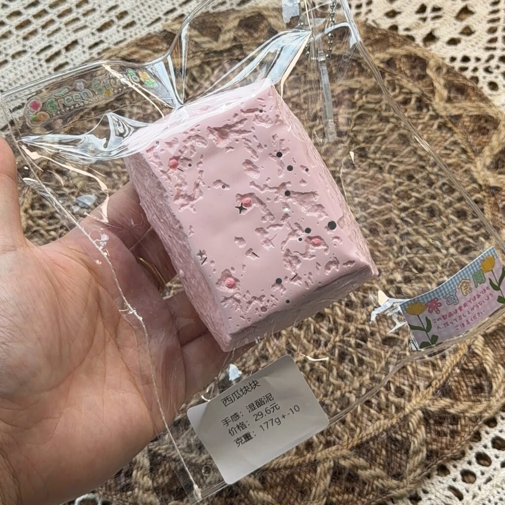 190028 Xiaolv Nian Nian Watermelon Block (Wet Cheese Clay Texture Series) / 小绿今天捏什么2号店 西瓜块块（湿酪泥触感系列）