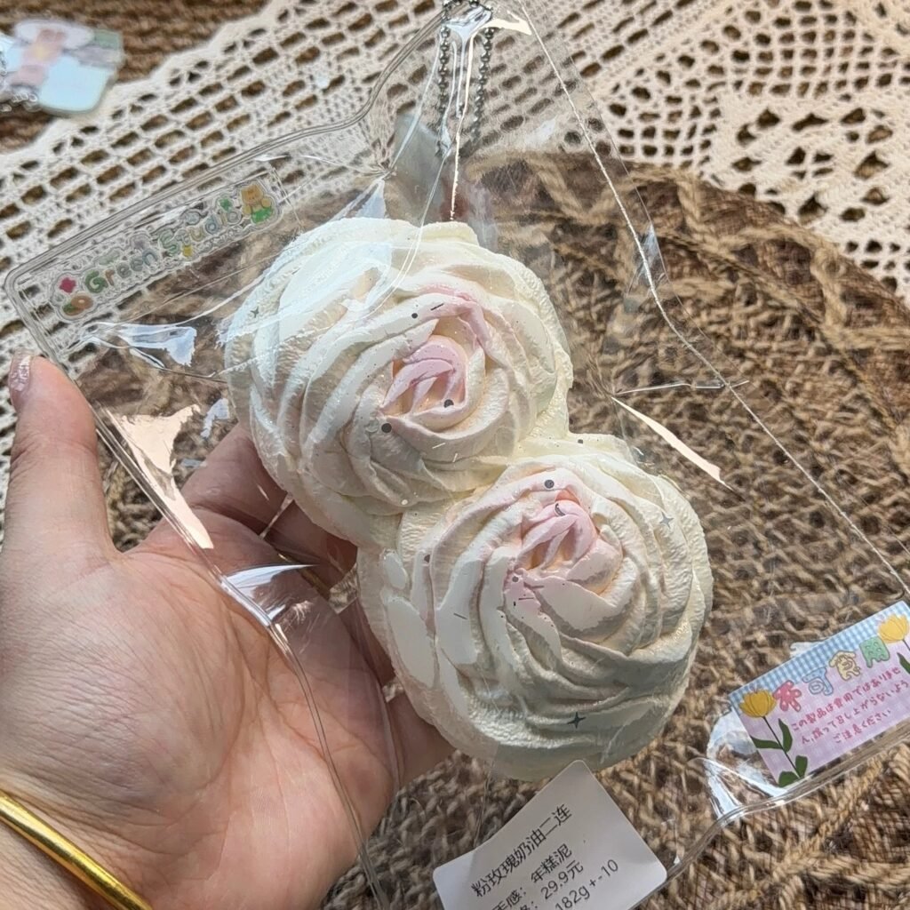 190045 Xiaolv Nian Nian Pink Rose Cream Duo (Rice Cake Clay Texture Series) / 小绿今天捏什么2号店 粉玫瑰奶油二连(年糕泥触感系列)
