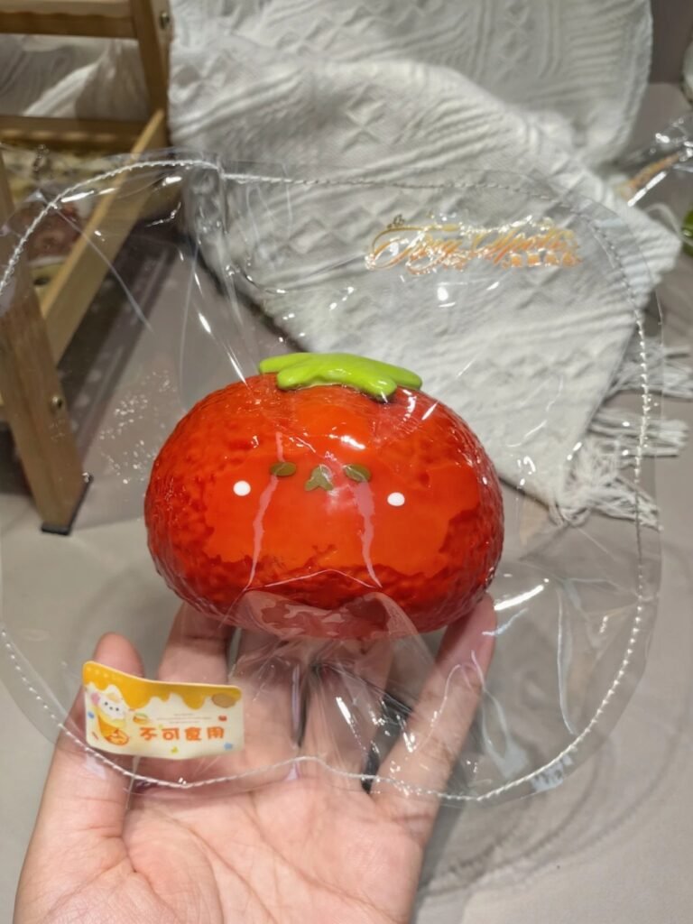 545010 Tiny Stars Squishy Tomato Baby (Soft Dry Cheese Texture Series) / 星星点点捏 西红柿宝宝（软干酪触感系列）