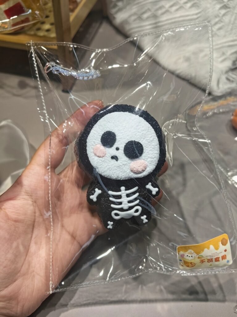 545011 Tiny Stars Squishy Little Skeleton King (Soft Dry Cheese Texture Series) / 星星点点捏 小鬼王(软干酪触感系列)