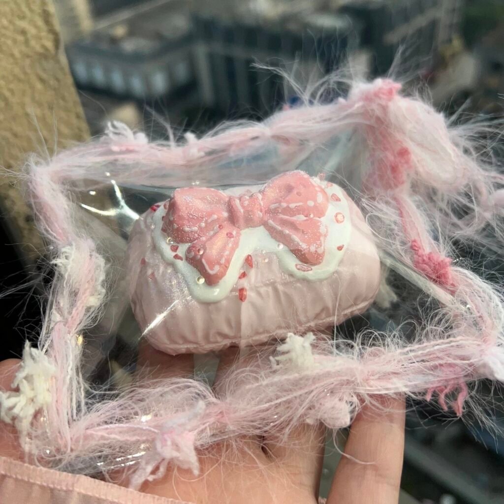 505002 Xiao Nan De Xiao Lanzi Bow Mini Pillow - Pink (Dry Cream - Light Version Texture Series) / 小楠的小篮子 蝴蝶结小抱枕·粉色(干奶油(小力版)触感系列)