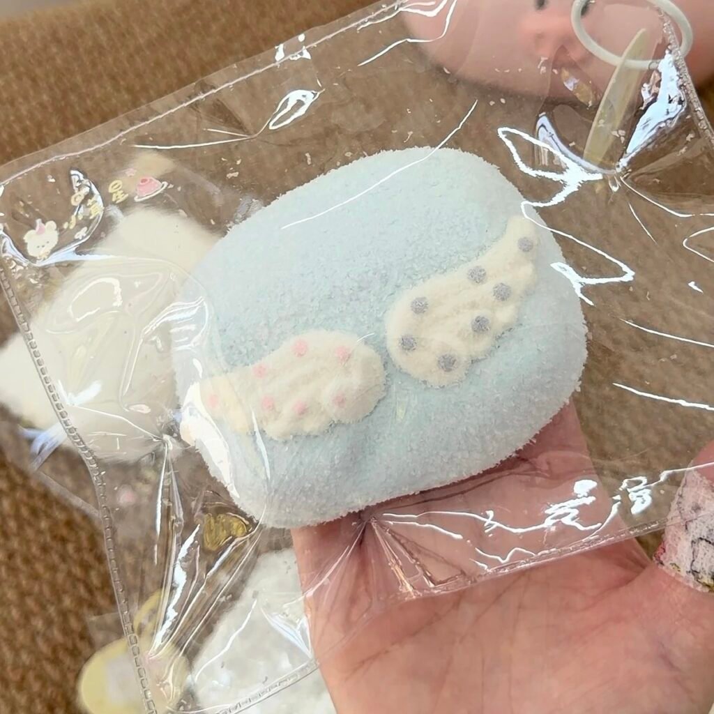 275018 Xiao Rongxing Nienie Wing Pillow (Cream Clay Texture Series) / 小茸星捏捏 翅膀枕头(奶油泥触感系列)