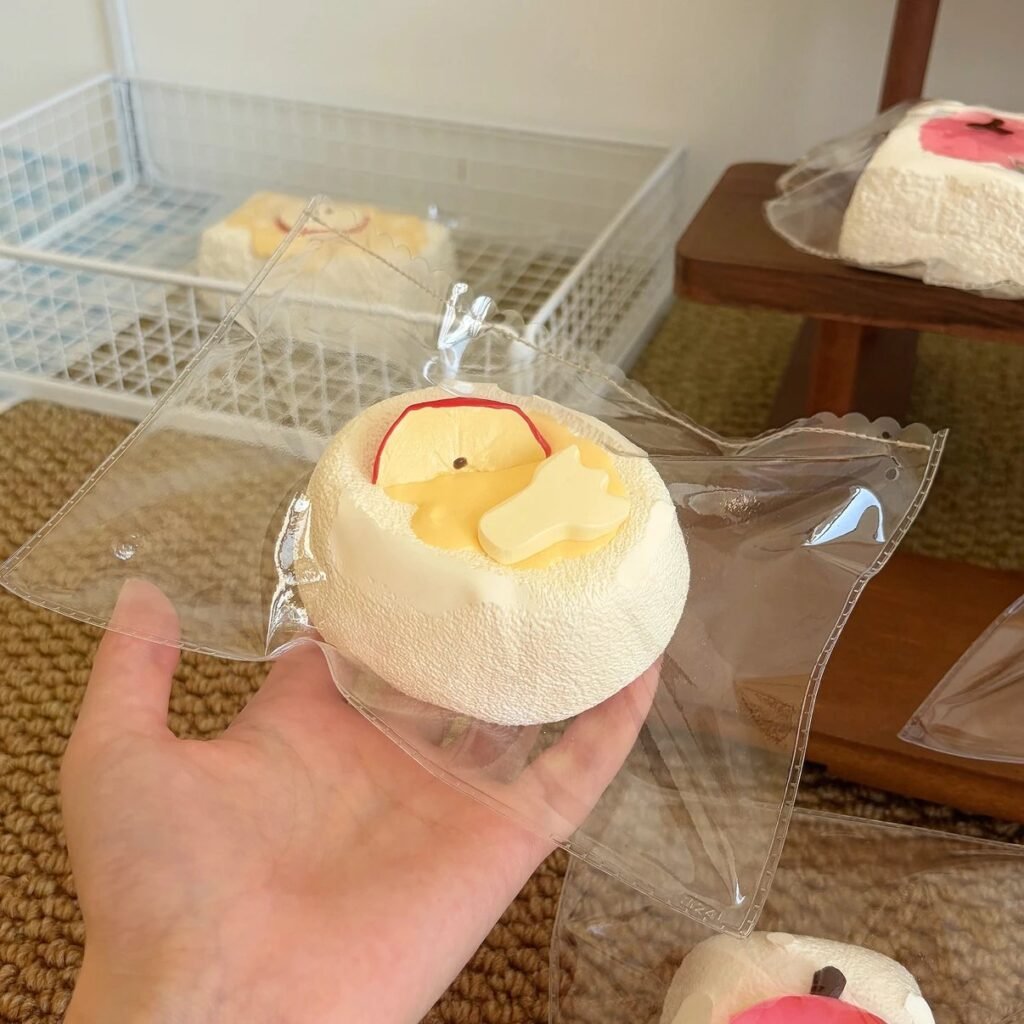71013 Xiang Xiang Xiang Squishy Apple Cheese Senbei (Milkshake Clay Texture Series) / 想想想捏！ 苹果乳酪仙贝（奶昔泥触感系列）