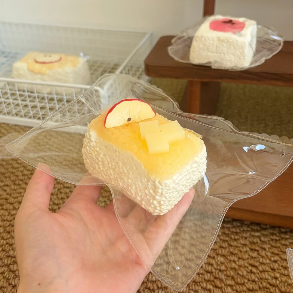 71018 Xiang Xiang Xiang Squishy Apple Glutinous Rice (Milkshake Clay Texture Series) / 想想想捏！ 苹果糯米饭（奶昔泥触感系列）